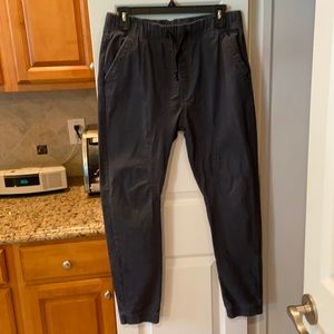 Dark gray men’s jogger pants. Good condition. Size medium.